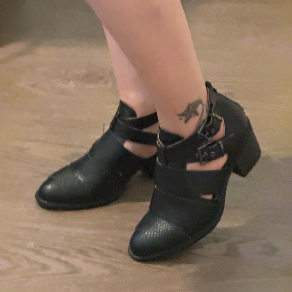 Booties - Picture 3 of 4